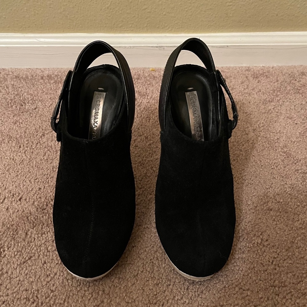 BCBG Maxazria velvet sling back shoes